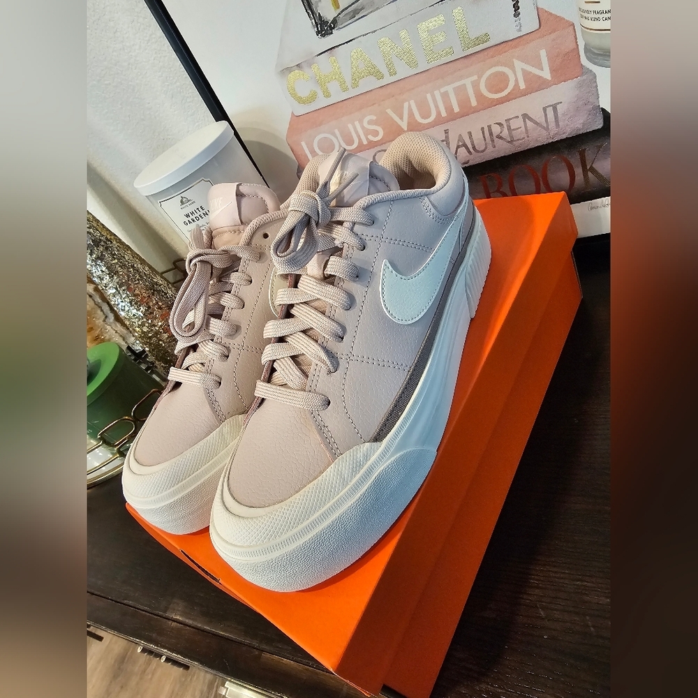 Nike Court Legacy Women Sneakers 8.5 - Picture 8 of 11